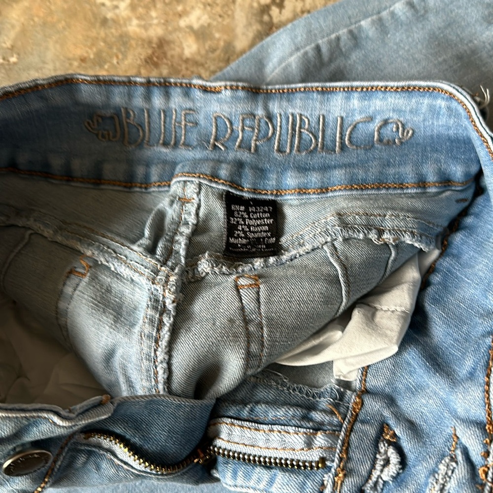 Light blue ripped skinny jeans size 1
